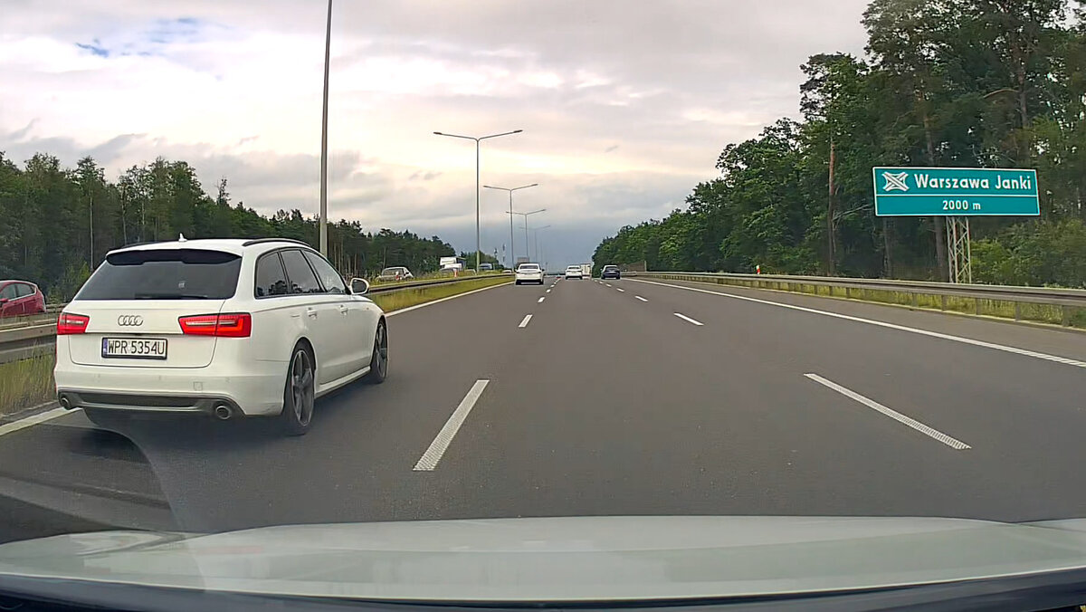 Audi wyprzedza